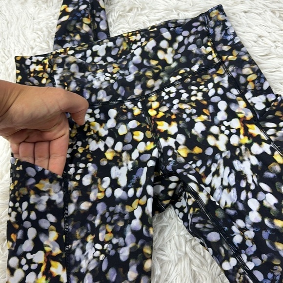 Lululemon Speed Up Tight 28" *Full-On Luxtreme Metropolis Glow Multi - Picture 2 of 5